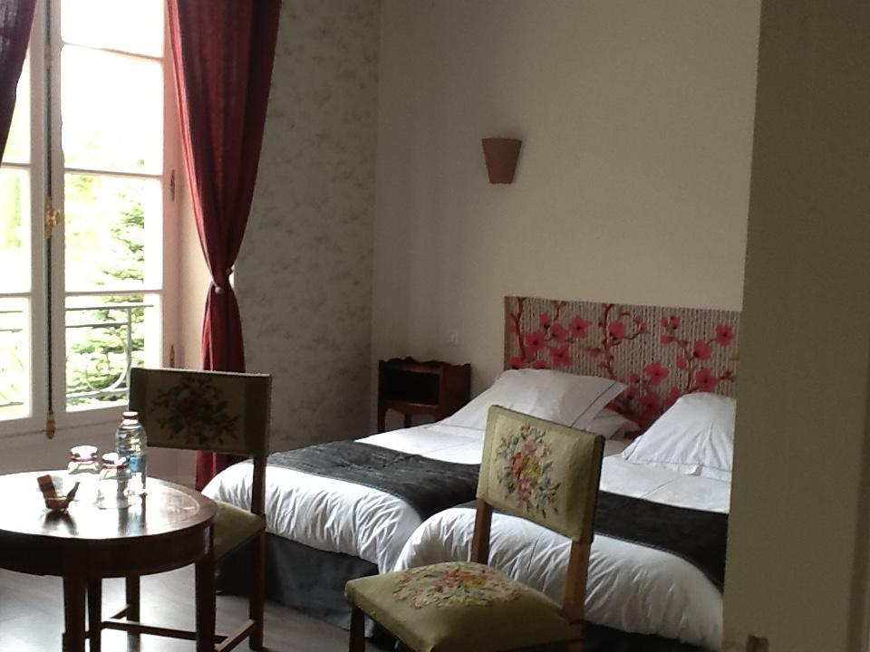 Chateau De Rouffiac Bed & Breakfast Duravel Exterior photo